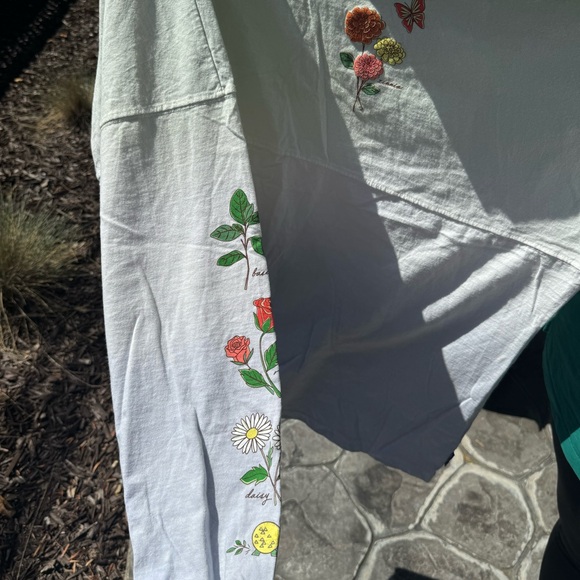 Epcot 2022 Flower and Garden Spirit Jersey and Bucket Hat - Picture 3 of 5